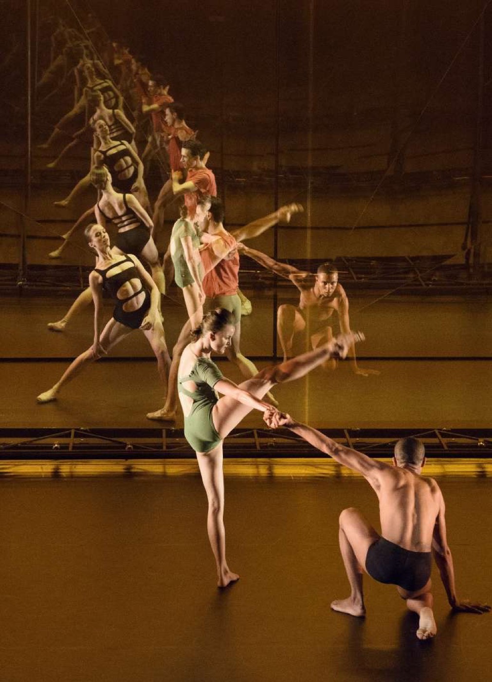 Tree of Codes, Wayne McGregor — IP Dance, p. 68