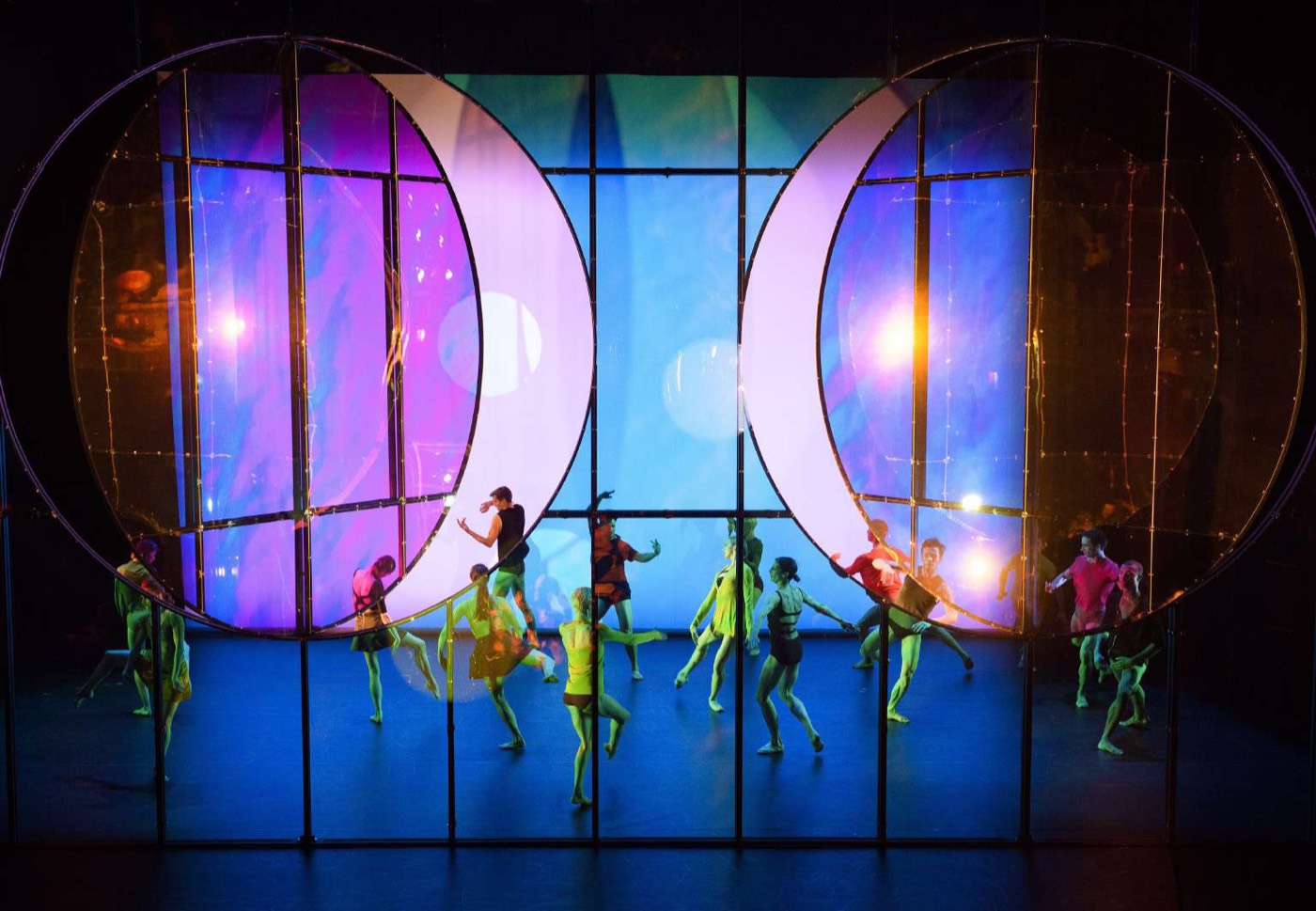 Tree of Codes, Wayne McGregor — IP Dance, p. 70