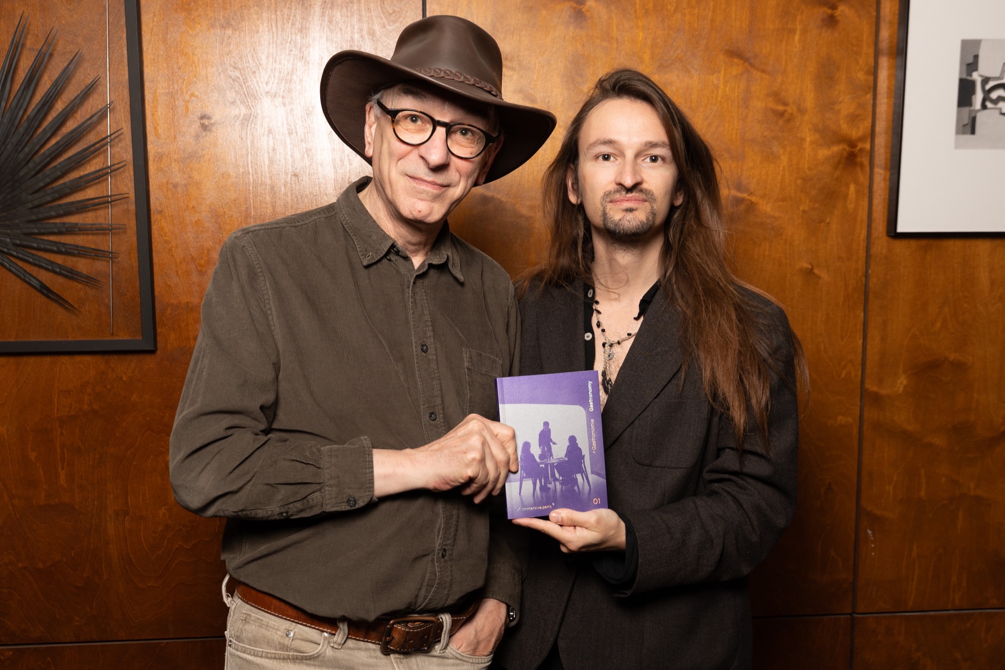 Christian et Mathias Chelebourg, le tome IP Gastronomy en main.